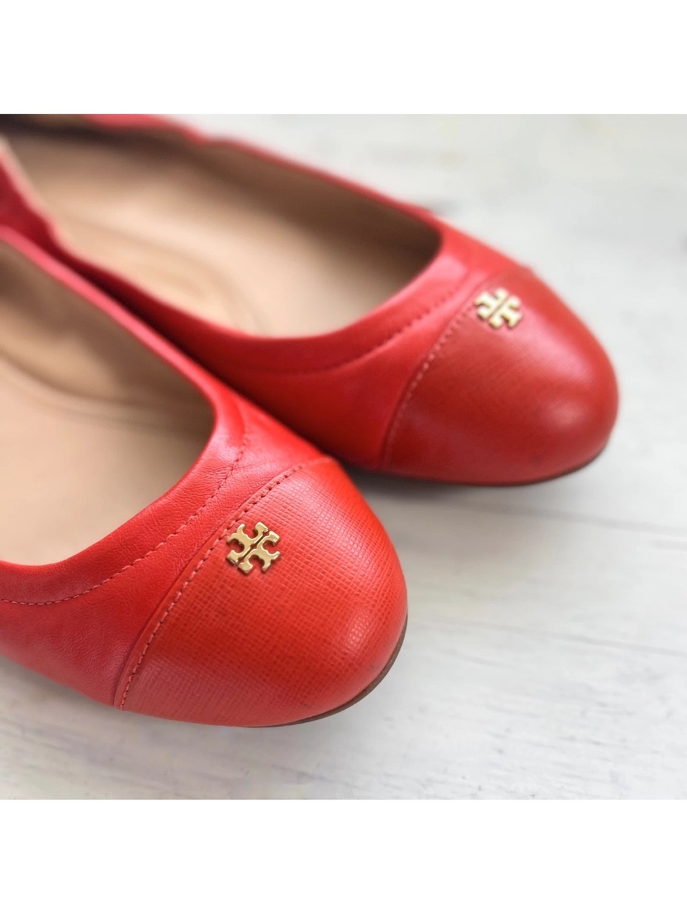 Tory Burch York Cap Toe Sz 7.5 M Leather Ballet Flats Poppy Red Orange Logo Gold - Picture 3 of 8